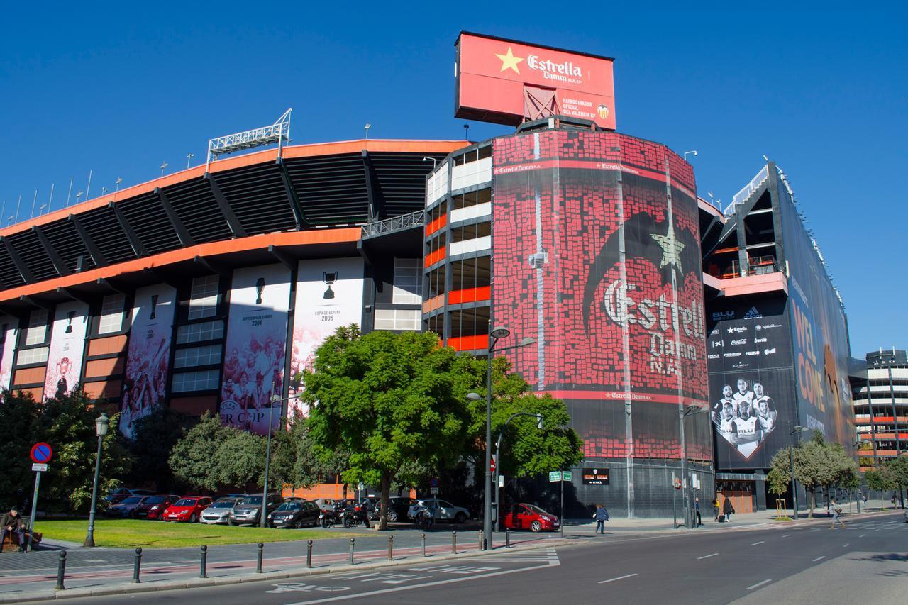 Apartup Mestalla Home บาเลนเซีย ภายนอก รูปภาพ