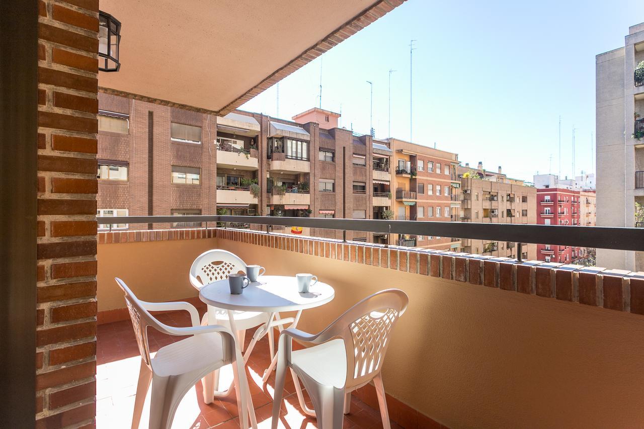 Apartup Mestalla Home บาเลนเซีย ภายนอก รูปภาพ