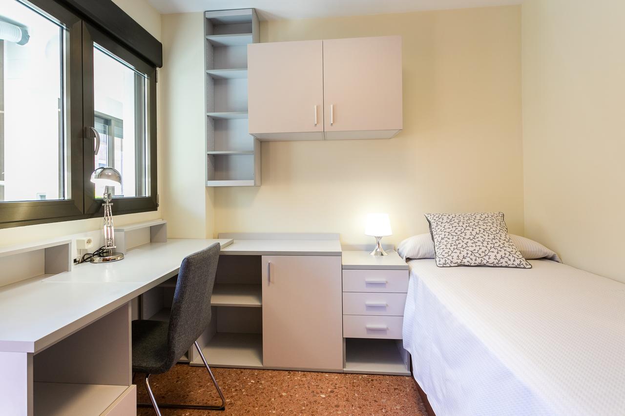 Apartup Mestalla Home บาเลนเซีย ภายนอก รูปภาพ